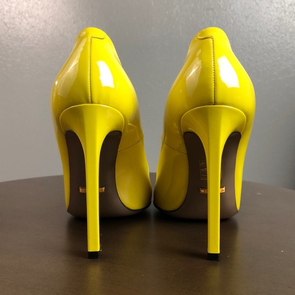 Gucci Heels - Picture 4 of 8